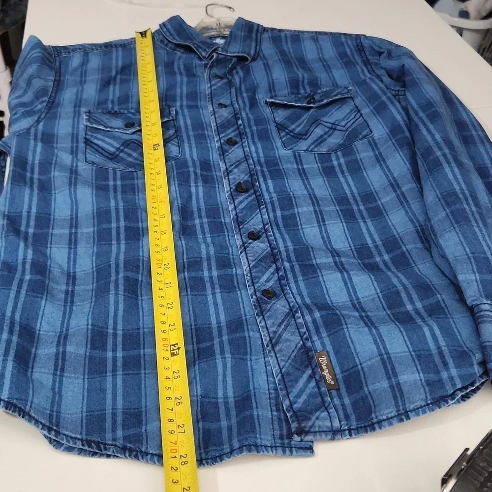 Wrangler Retro Mens shirt size m plaid blue black button